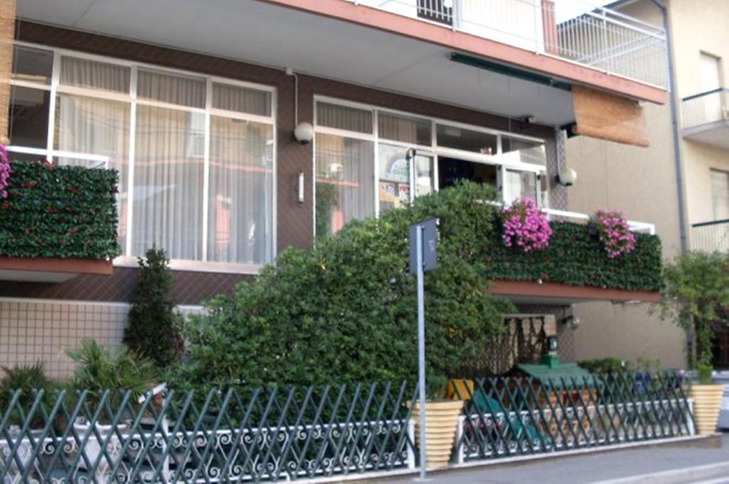 Hotel Nova Dhely Rimini Exterior foto